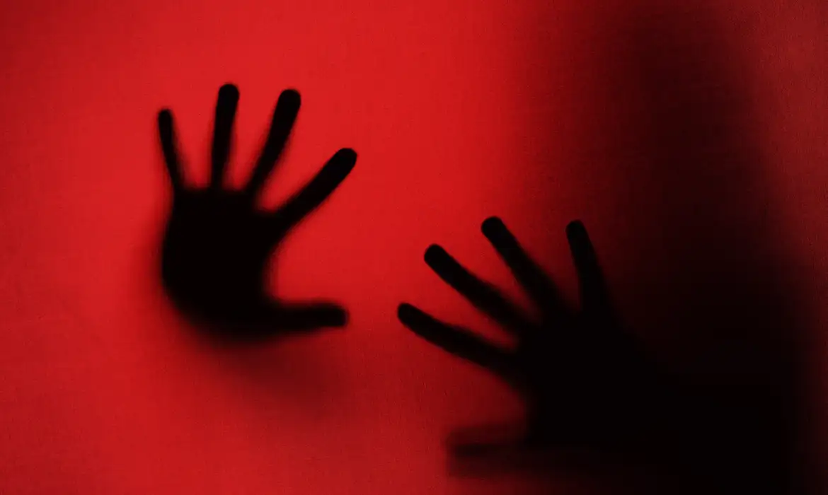 Mais de 71 mil mulheres foram vítimas de violência no RJ em 2025