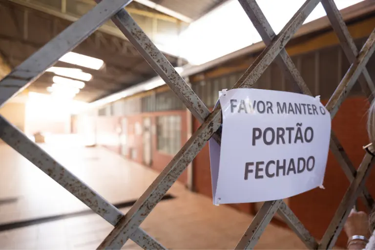 Professora de CMEI é denunciada pelo MP por beliscar e puxar cabelo de cinco crianças no Paraná