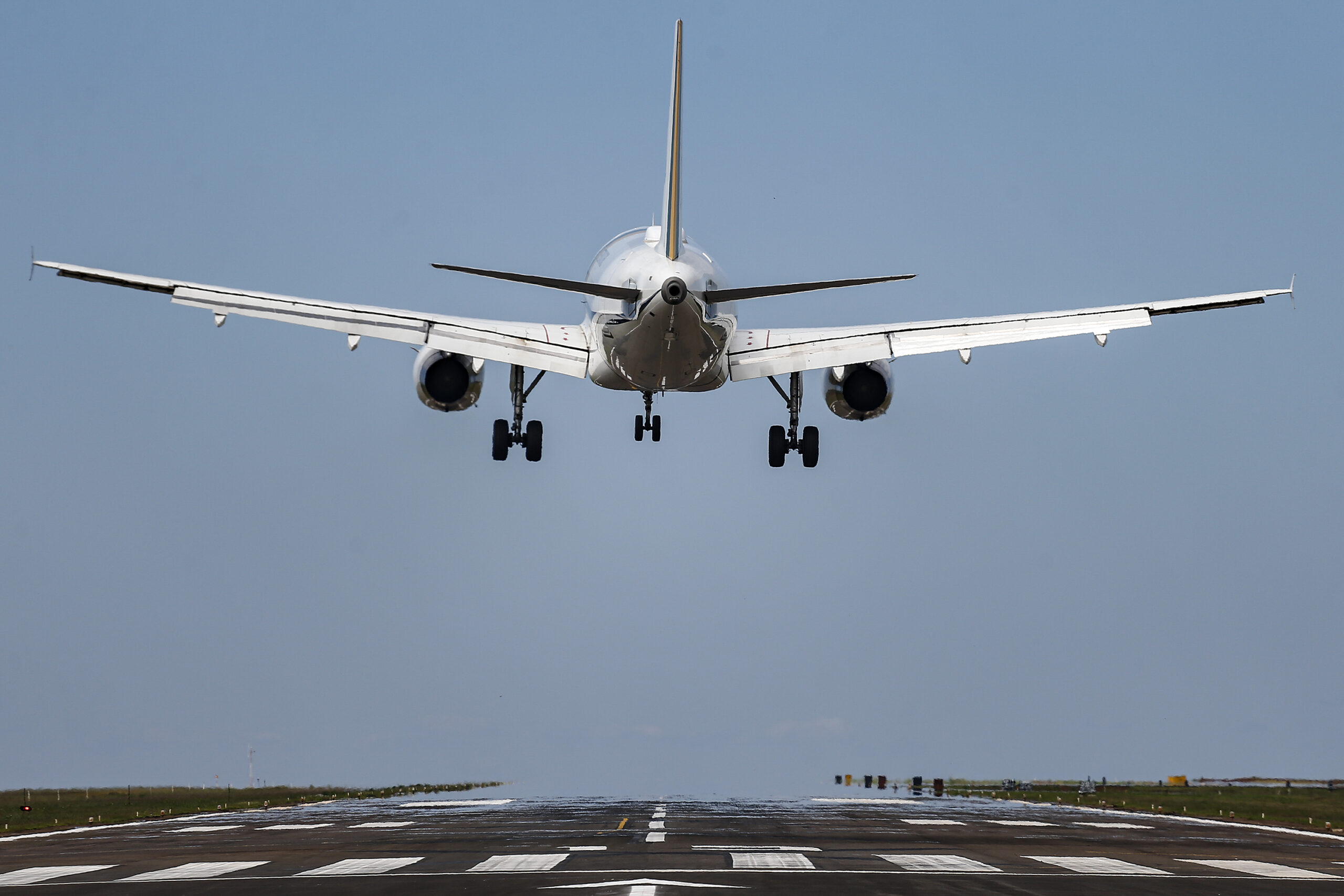 Viagens com crianças e adolescentes exigem cuidados especiais com documentos