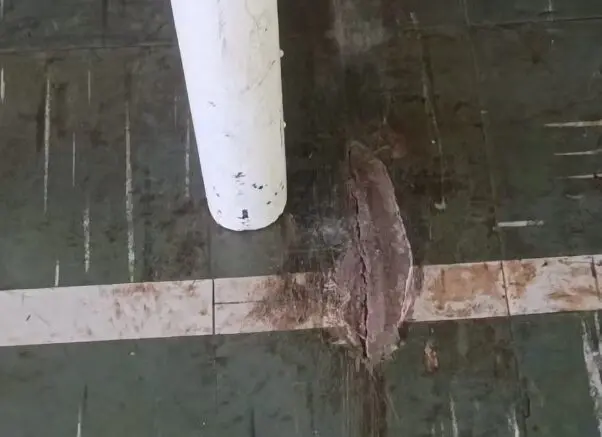 Menino que morreu atingido por trave em quadra no Paraná se pendurou na estrutura antes do acidente