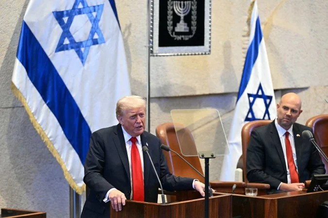 Trump é ovacionado no Parlamento israelense