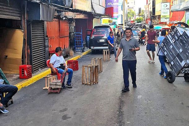 Turistas são extorquidos em estacionamento de rua no centro de Ciudad del Este