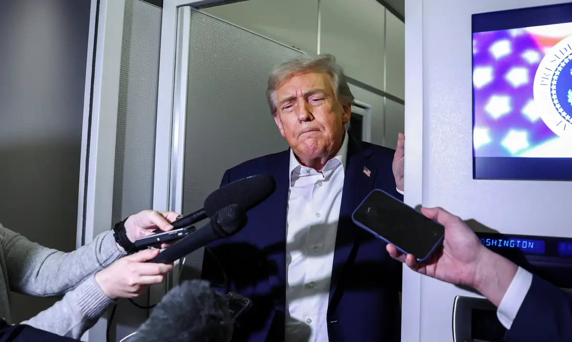 Trump deu ultimato para Maduro deixar o poder na Venezuela, diz jornal