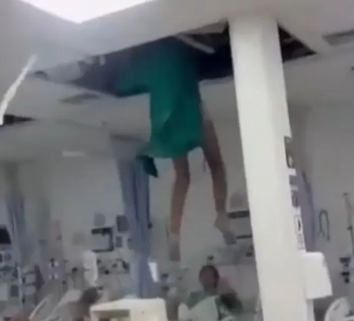 Homem tenta fugir pelo teto de hospital e acaba caindo dentro de enfermaria