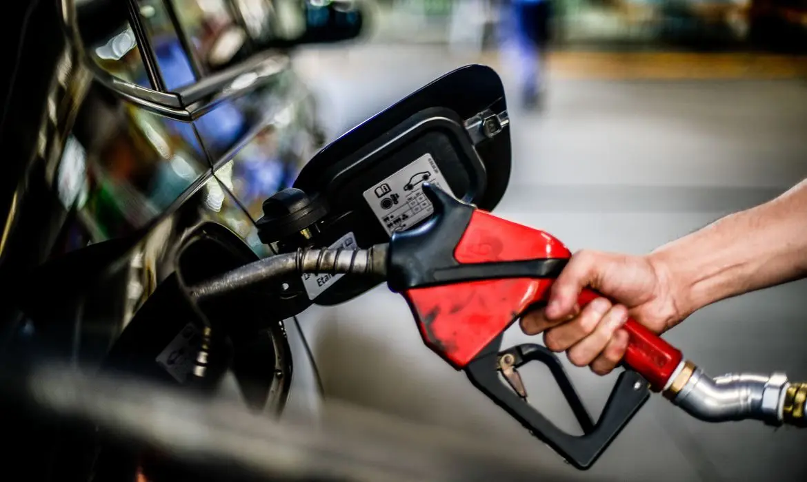 Prepare o bolso: Gasolina deve ficar mais cara no Paraná a partir de janeiro