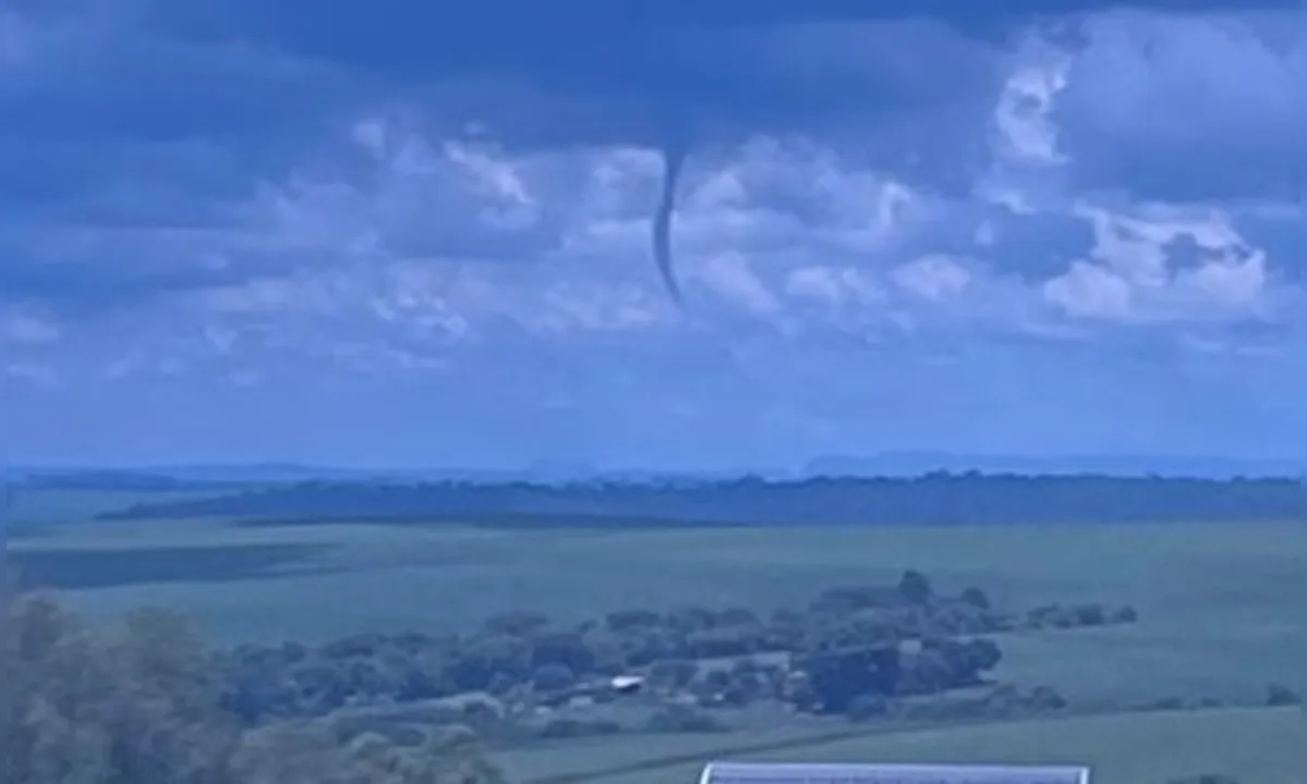 Nuvem funil é registrada no norte do Paraná durante tarde de instabilidade é o terceiro em menos de 1 mês