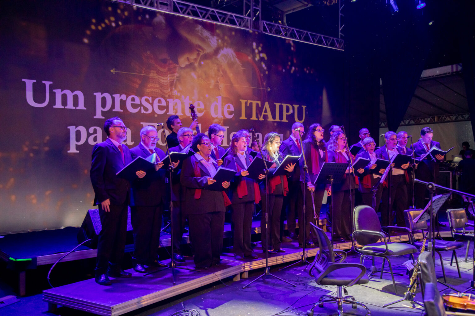 Coral da Itaipu apresenta Concerto de Natal no Gramadão da Vila A