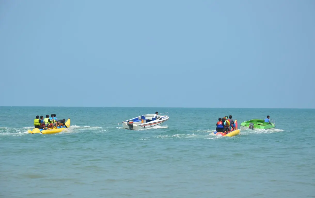Tripulante cai de banana boat durante passeio e é encontrado sem vida em Itapoá
