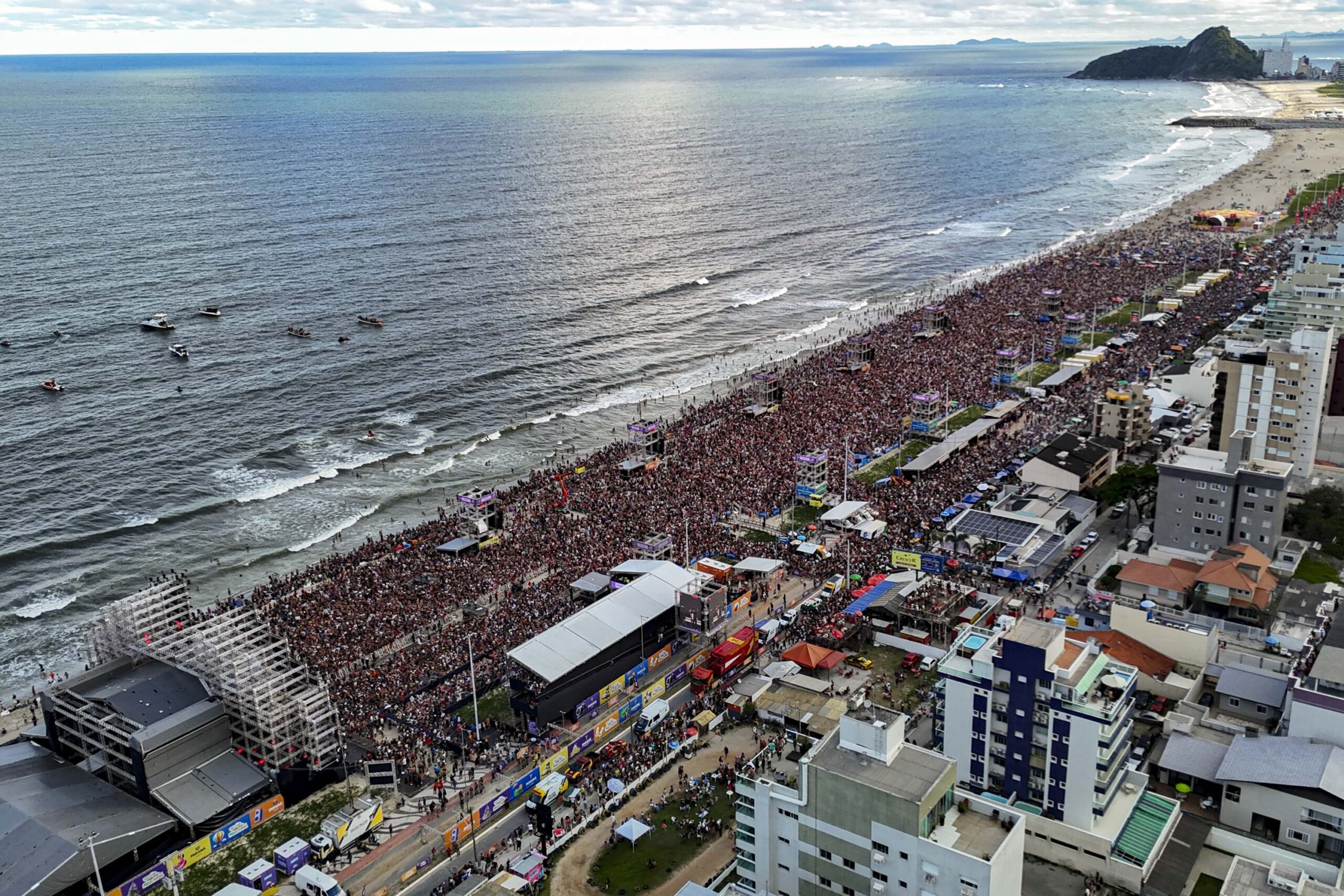 Verão Maior Paraná explode em público e chega a 2,3 milhões em Matinhos
