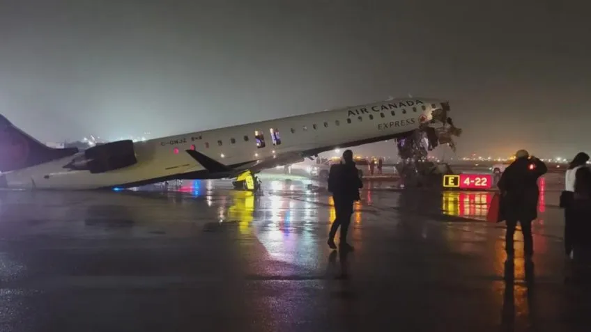 Colisão entre avião e veículo fecha aeroporto em Nova York e deixa mortos e feridos