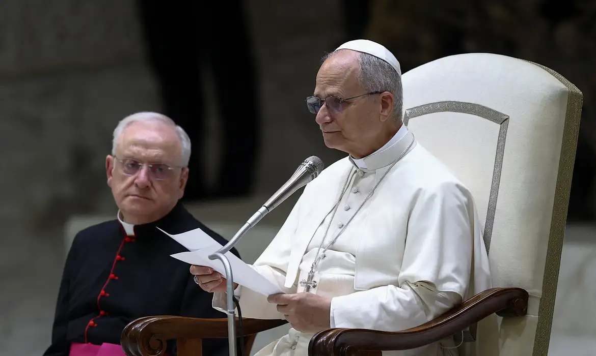 Papa Leão XIV defende paz desarmada espelhada em luta de Cristo